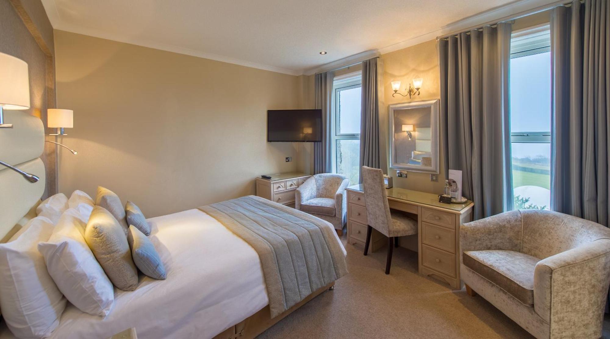 The Carlyon Bay Hotel And Spa St Austell Bagian luar foto